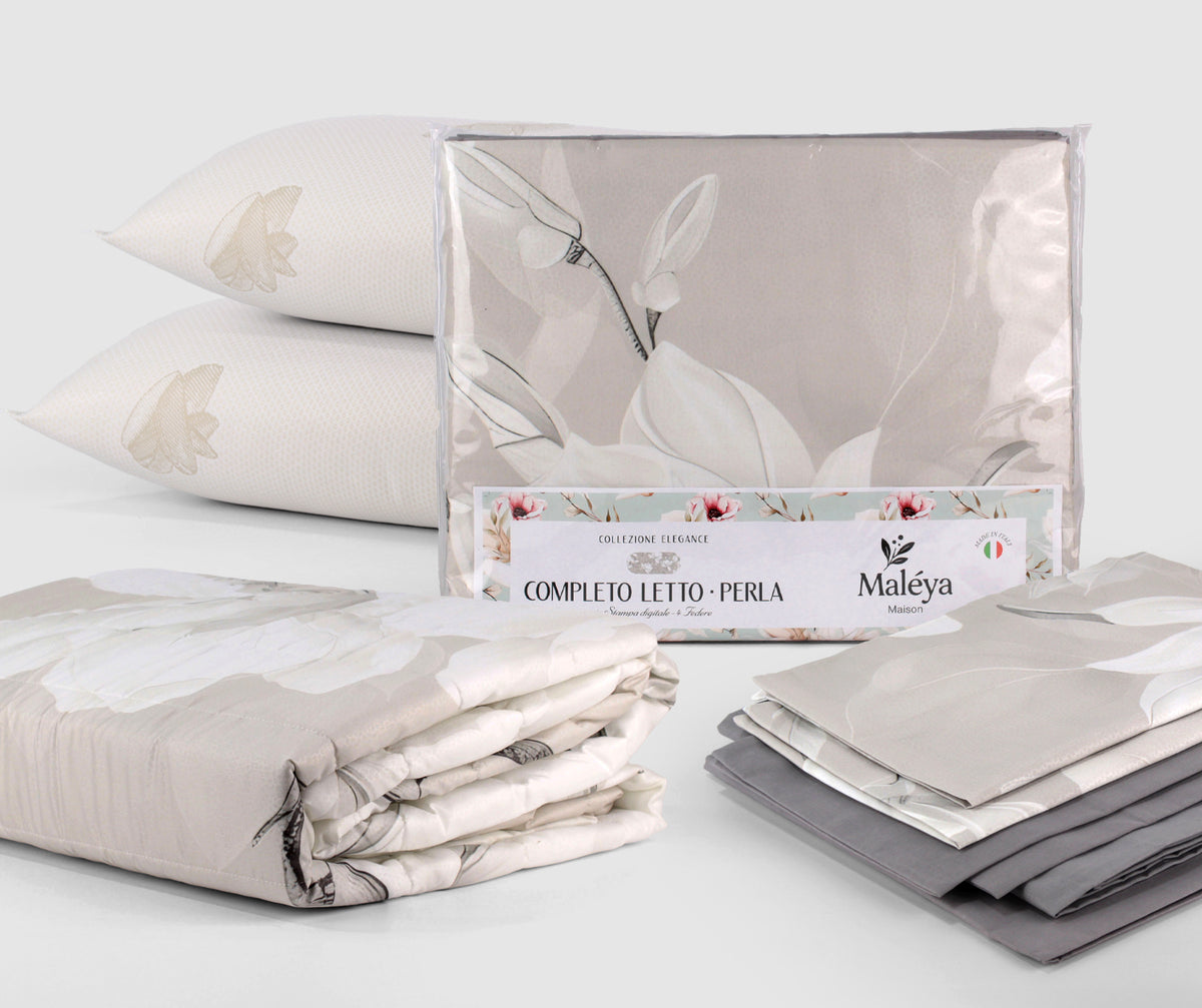 Set matrimoniale PERLA con completo letto floreale, trapuntino coordinato da 250×270 cm e due guanciali ARGANA da 800g