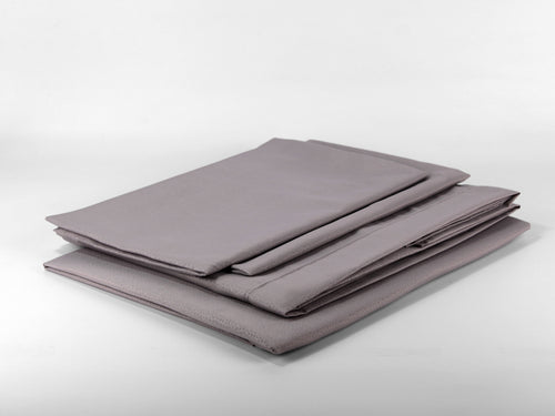 Completo letto CLOE a tinta unita, disponibile in diverse tonalità e taglie.