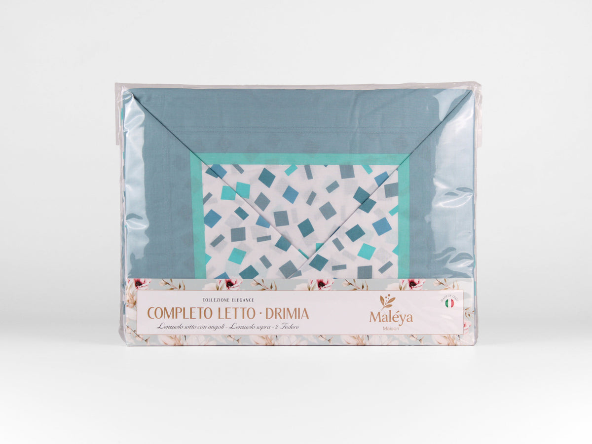 Completo letto DRIMIA PARTY con fantasia geometrica azzurra, verde acqua e grigia. Disponibile in diverse taglie.