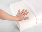 Guanciale NALEA bianco in memory foam cervicale con profilo ergonomico sagomato.