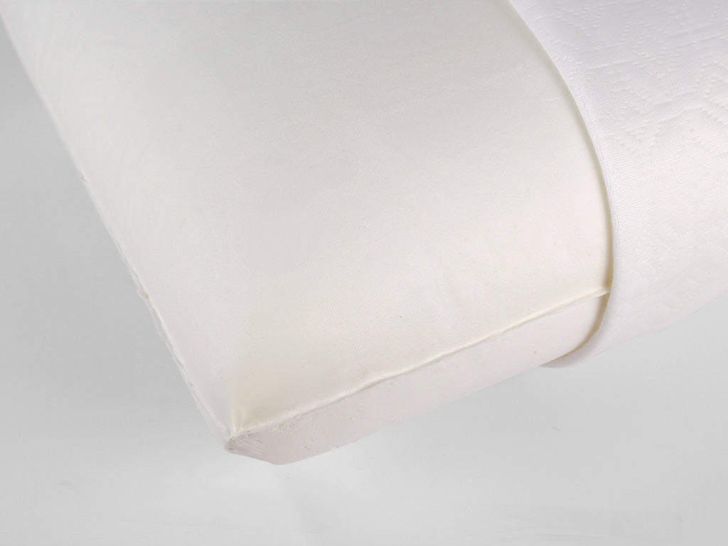 Guanciale NOA in memory foam con profilo basso e altezza di 13 cm.