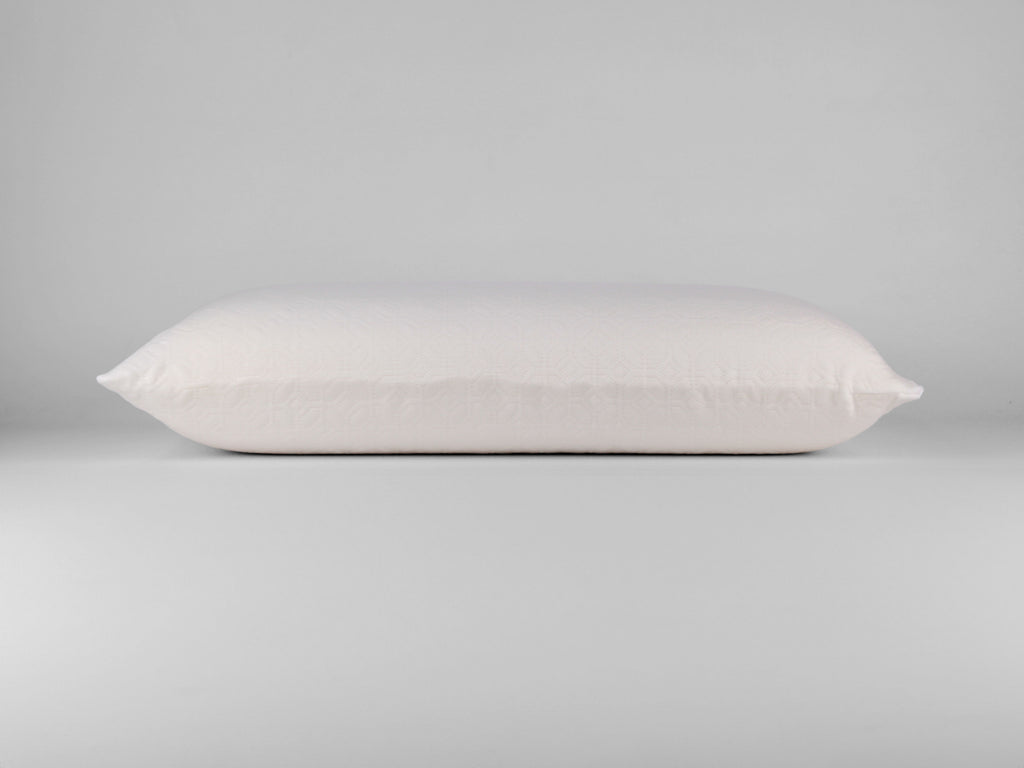 Guanciale NOA in memory foam con profilo intermedio e altezza di 15 cm.