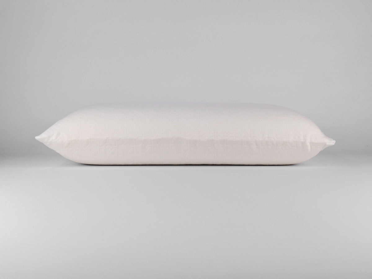 Guanciale NOA in memory foam con profilo intermedio e altezza di 15 cm.
