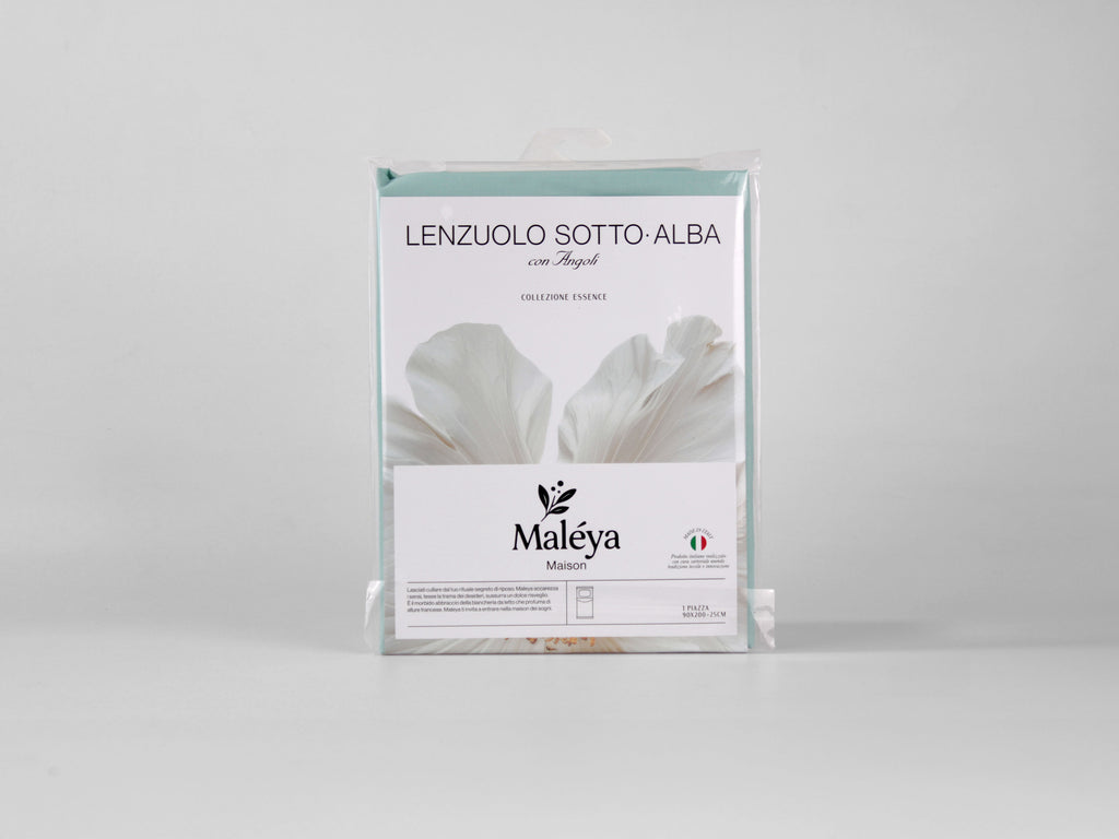 Lenzuolo sotto singolo ALBA 90×200 cm con angoli alti 25 cm, colore verde chiaro.