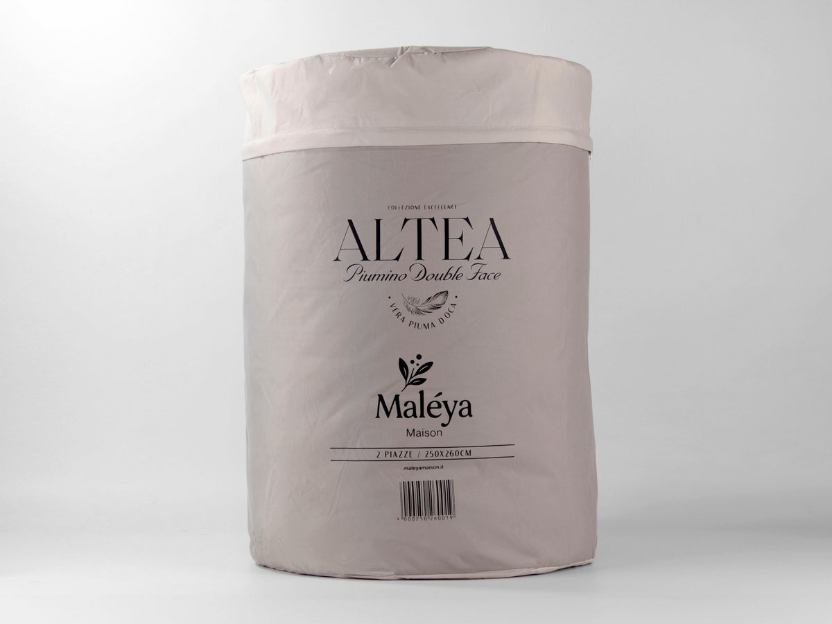 Piumone matrimoniale ALTEA double face da 250 × 260 cm con imbottitura in vera piuma d’oca.