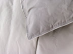 Piumone matrimoniale ALTEA double face da 250 × 260 cm con imbottitura in vera piuma d’oca.