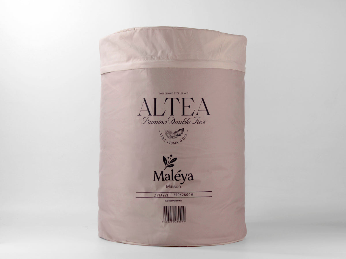 Piumone matrimoniale ALTEA double face da 250 × 260 cm con imbottitura in vera piuma d’oca.