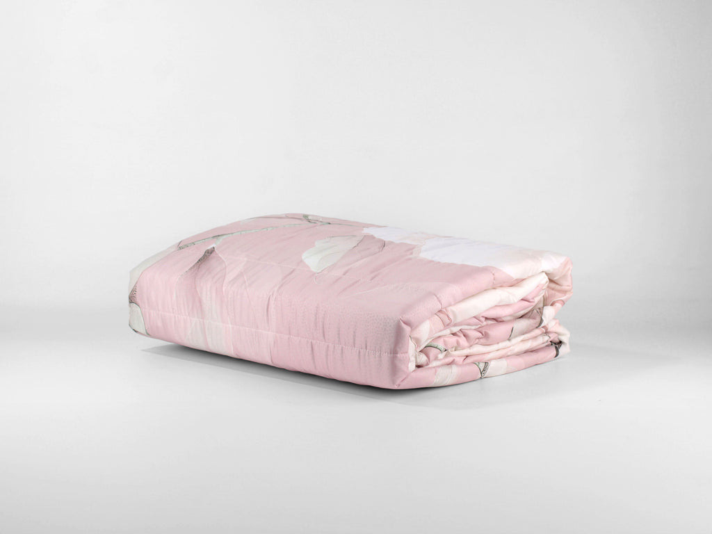 Trapuntino matrimoniale CIPRIA a due piazze con fantasia floreale su fondo rosa cipria.